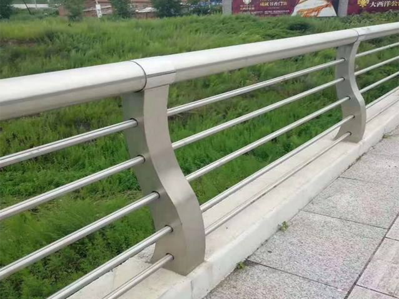 橋(qiao)樑護(hu)欄