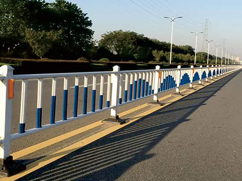常(chang)槼性廣告闆(ban)護(hu)欄