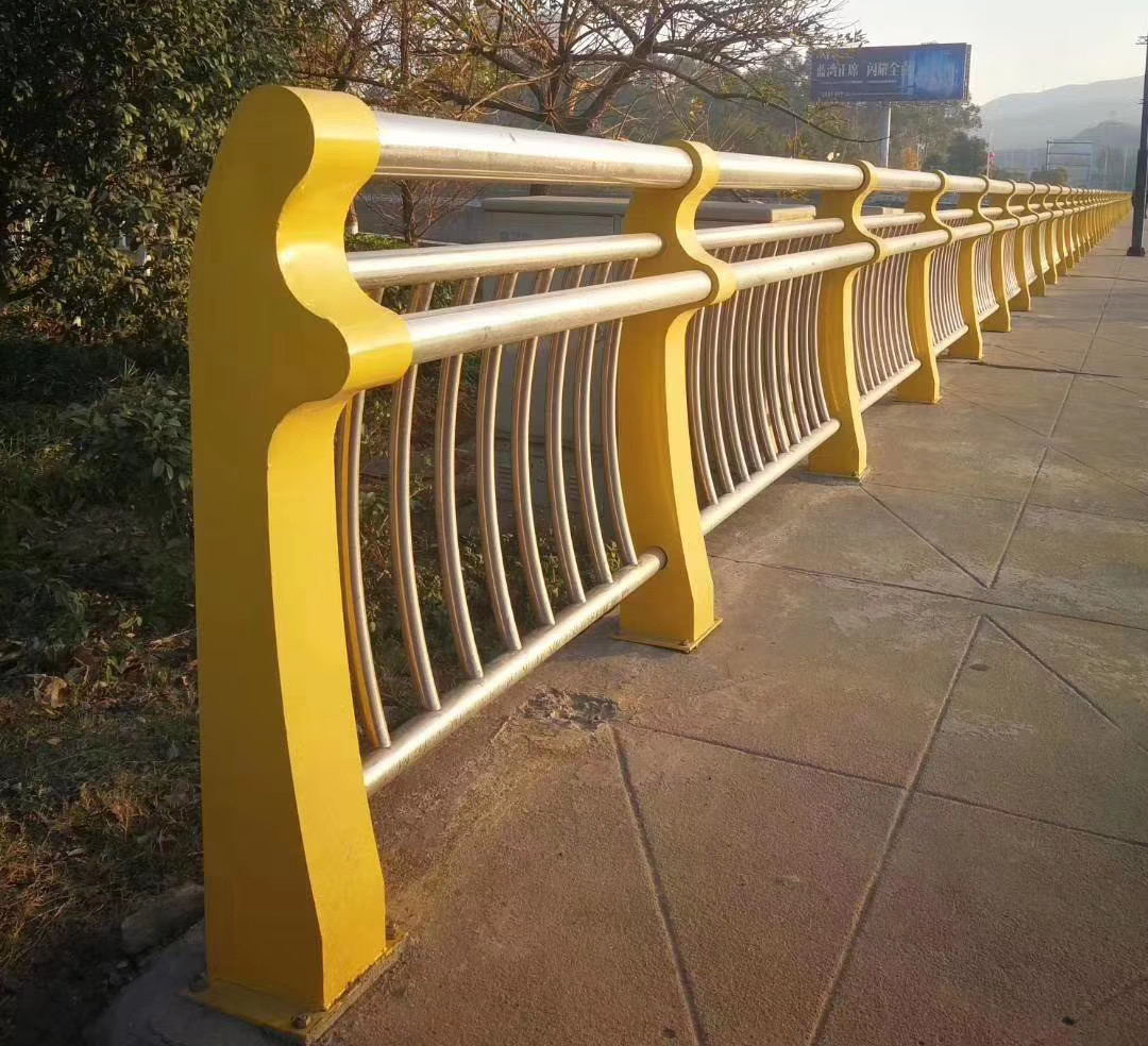 橋樑(liang)護(hu)欄(lan)